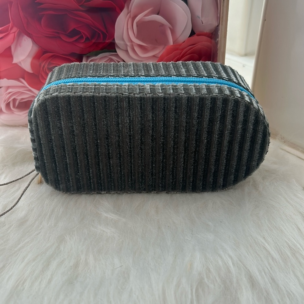 Grey Travel Jewelry Box with multiple compartments, blue interior, NWOT. - Picture 3 of 10